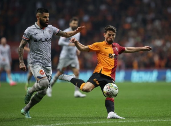 Galatasaray, Başakşehir’i tek golle yıktı! Zirvedeki yerini sağlamlaştırdı…